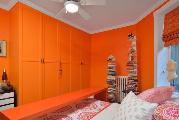 ярко-оранжевые шкафы