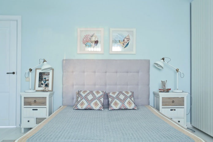 светло-голубые стены в спальне