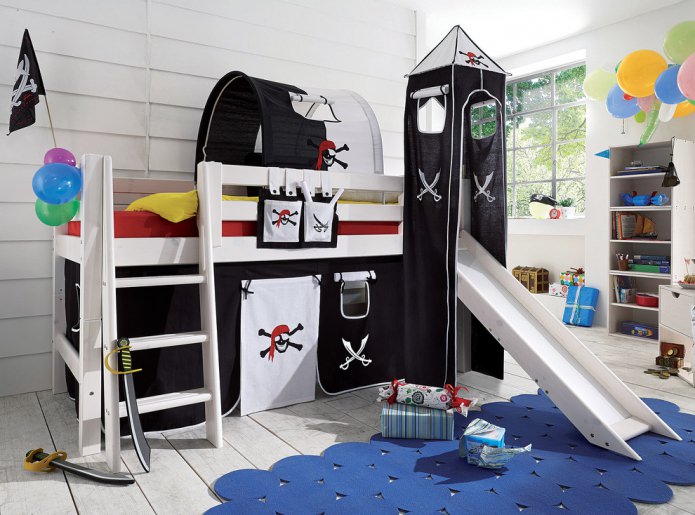 пиратский интерьер с кроватью-чердаком