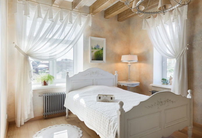 белые занавески в спальне в стиле прованс
