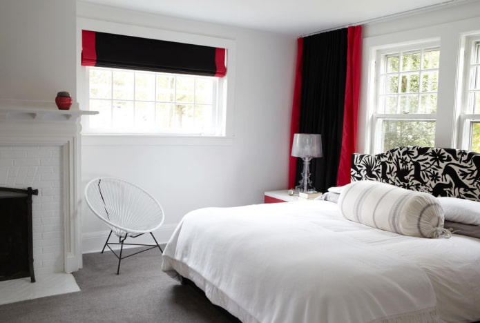 сочетание красного и черного цвета на шторах в спальне