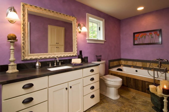 фиолетовые стены в интерьере ванной