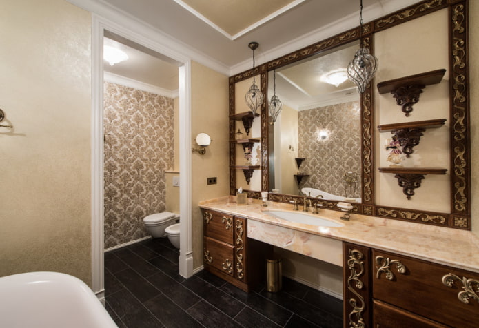 зеркало в интерьере ванной в классическом стиле
