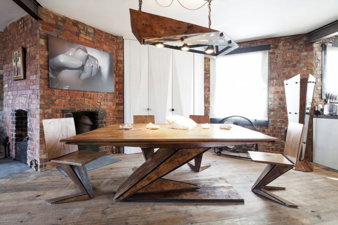 стол из дерева в интерьере в стиле лофт