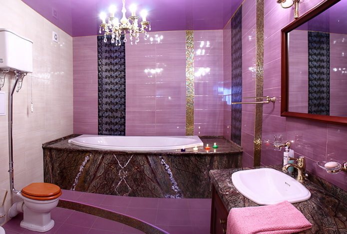 отделка ванной в лиловых тонах
