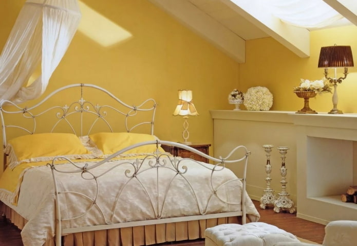 спальная в желтых тонах в стиле прованс