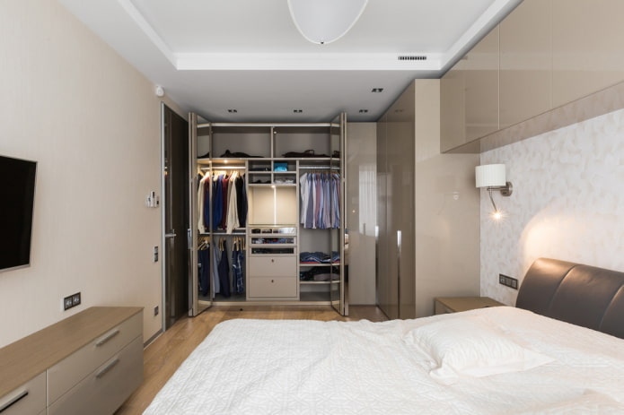 шкаф-гардеробная в интерьере спальни