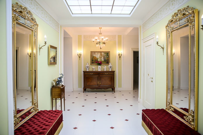 декоративное оформление коридора в стиле классика