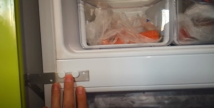 как встроить холодильник