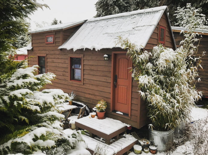 Tiny Tack House зимой