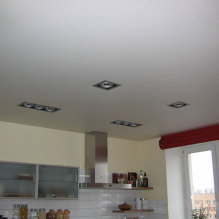 Варианты дизайна натяжных потолков на кухне-2