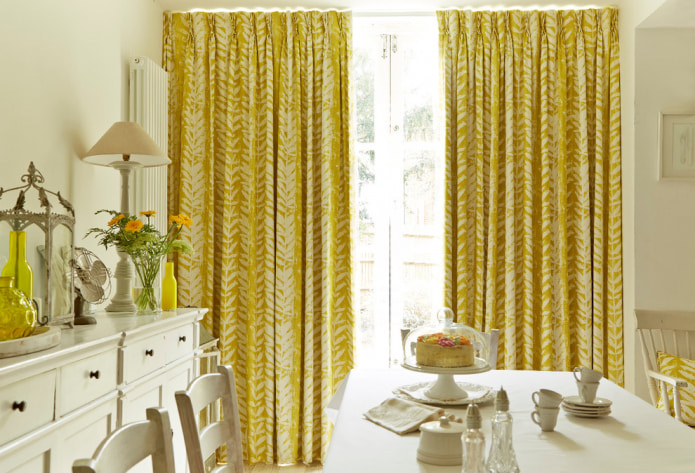 Желтые шторы в интерьере: виды, ткани, цвет, дизайн, декор, сочетание с цветом обоев