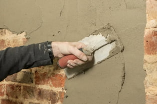 Как штукатурить стены своими руками?